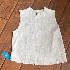 White Sleeveless Textured Top - Size Large